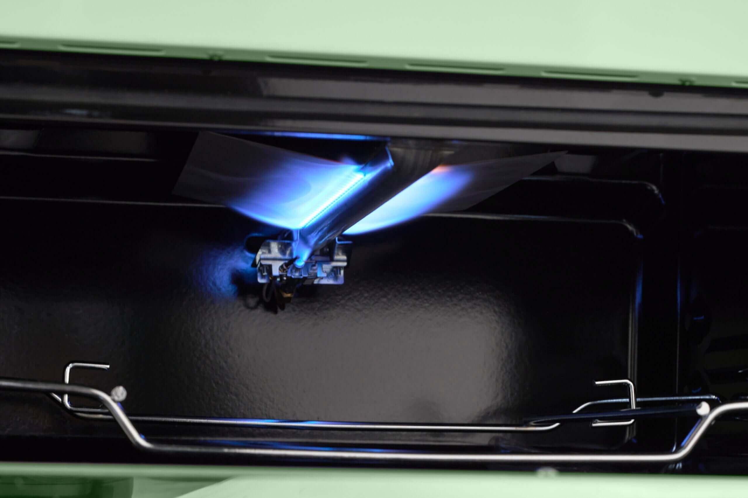 Classic Retro by Unique 30” Off-Grid Propane Range (Battery Ignition) – by Unique | Available at Cabin Depot USA