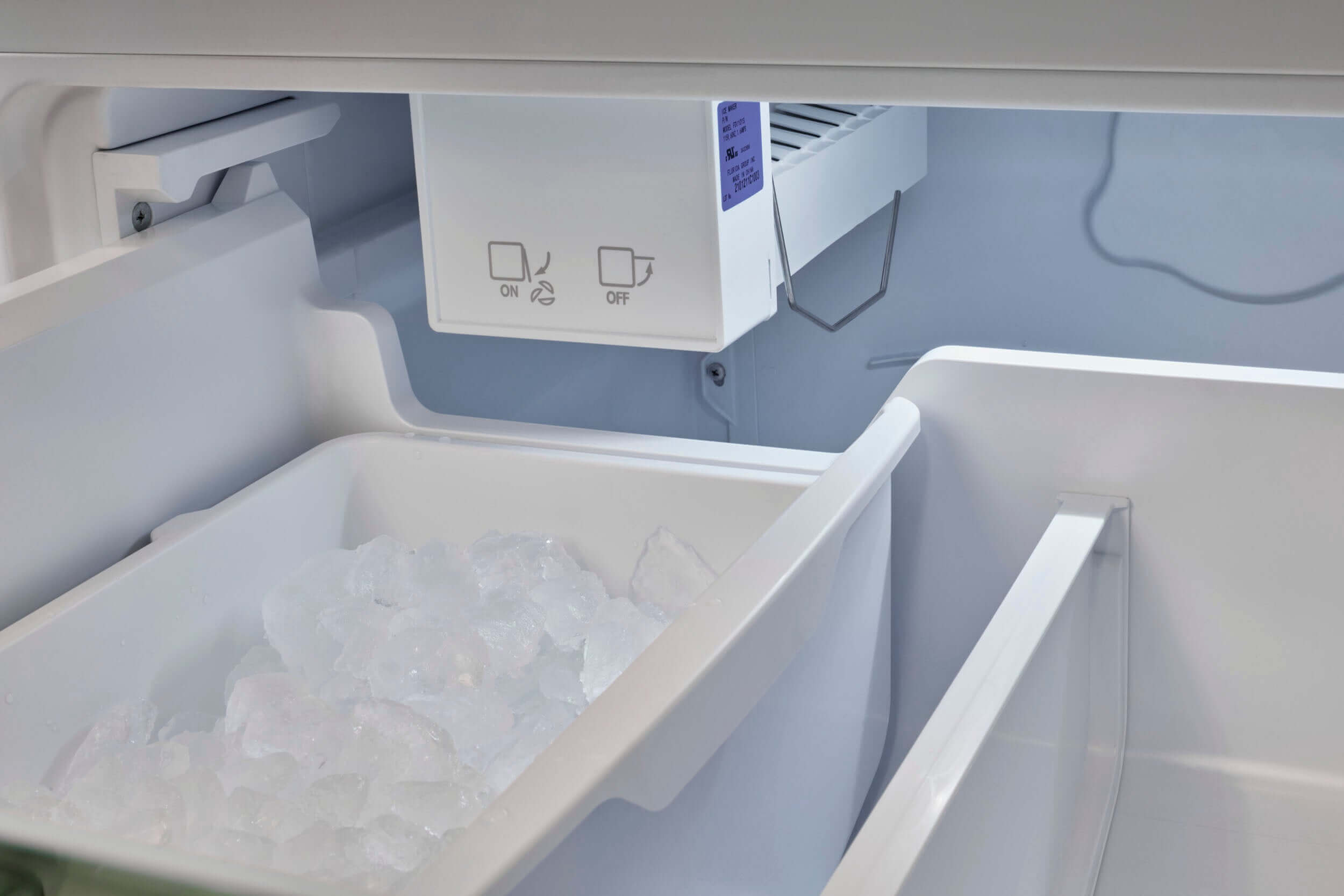 Unique 18 cu/ft - 510L Classic Retro Mount AC Refrigerator – Refrigerators by Unique | Available at Cabin Depot USA